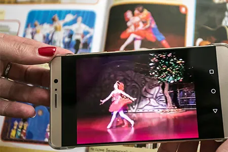 Пример фотокниги с оживающими фотографиями